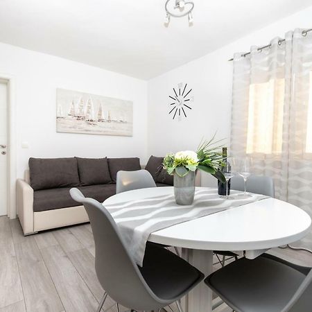 Apartman Topic Apartment Kastela Exterior photo