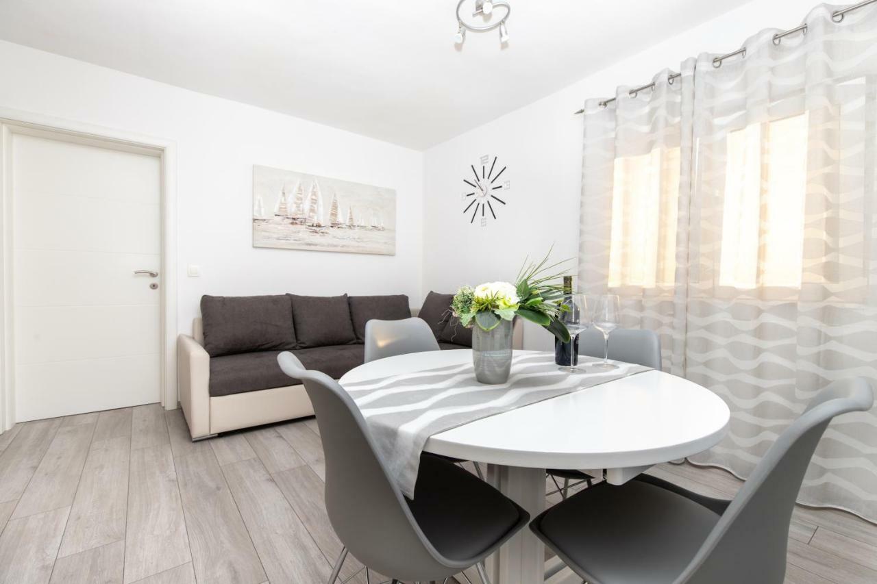 Apartman Topic Apartment Kastela Exterior photo